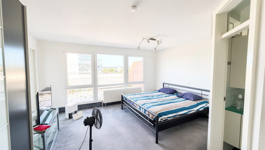 Über|Leonberg — möbliertes Penthouse mit Terrasse und Garage