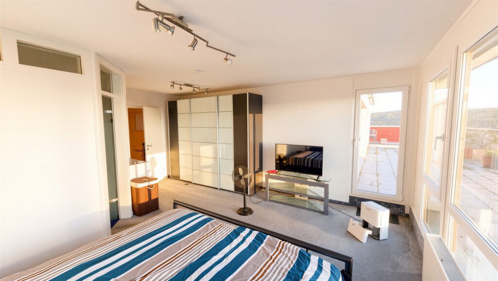 Über|Leonberg — möbliertes Penthouse mit Terrasse und Garage