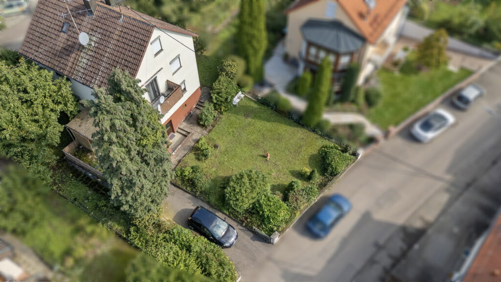 Investition mit Perspektive – gepflegtes 2-Familienhaus mit Potenzial und großem Grundstück