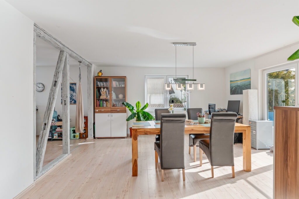 Investment: Modernes Wohnjuwel mit Garten und garantierter Rendite