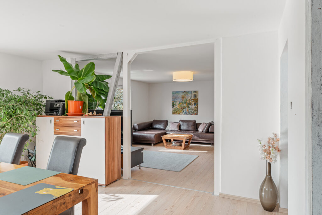 Investment: Modernes Wohnjuwel mit Garten und garantierter Rendite