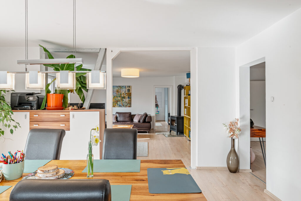 Investment: Modernes Wohnjuwel mit Garten und garantierter Rendite