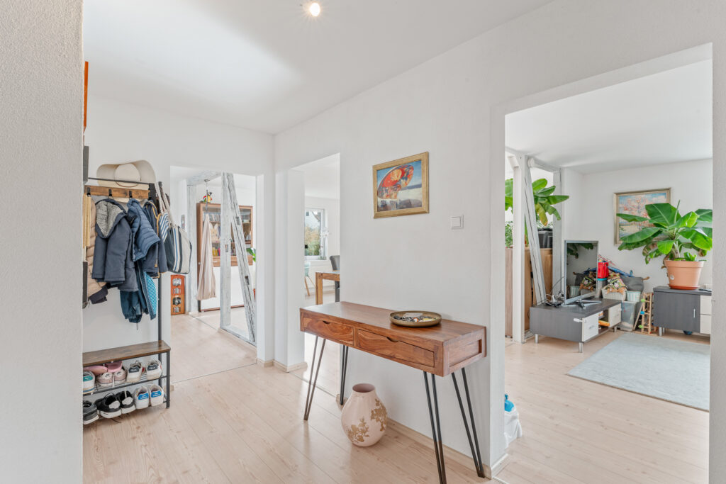 Investment: Modernes Wohnjuwel mit Garten und garantierter Rendite