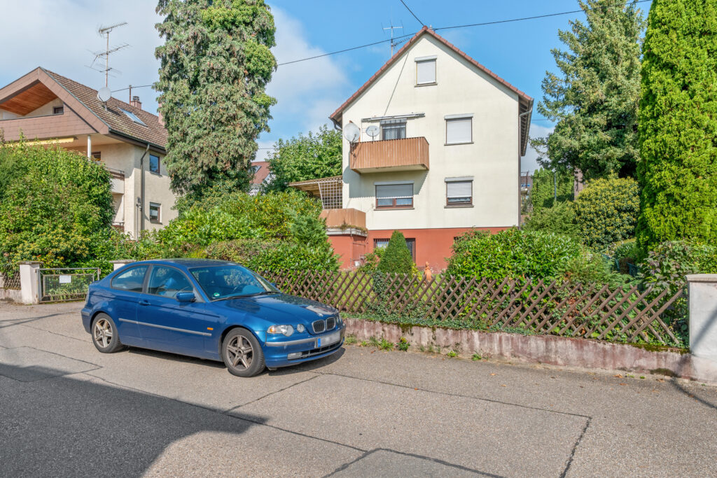 Investition mit Perspektive – gepflegtes 2-Familienhaus mit Potenzial und großem Grundstück