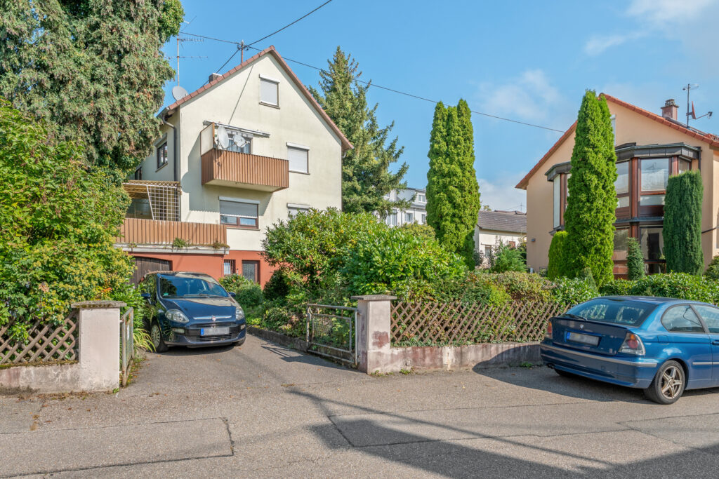 Investition mit Perspektive – gepflegtes 2-Familienhaus mit Potenzial und großem Grundstück