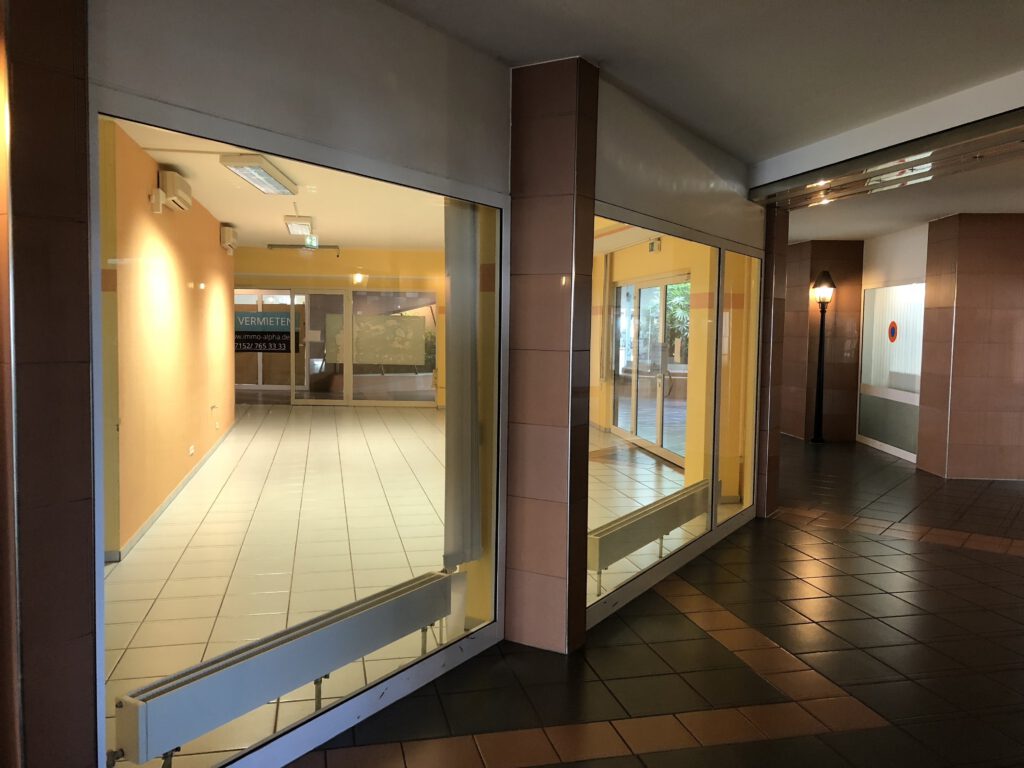 ***Ladenfläche oder Büro mitten in Leonberg***