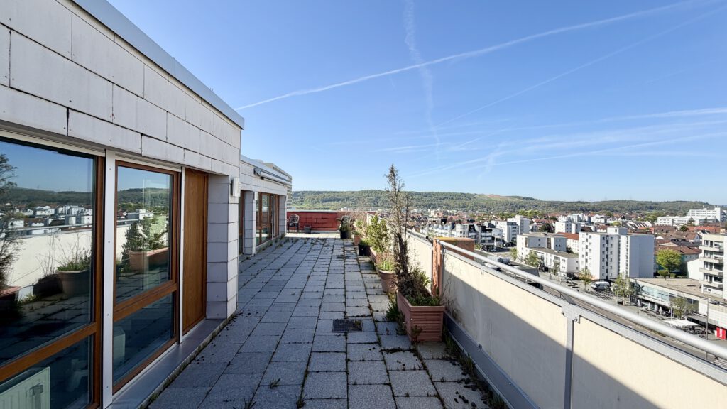 Über|Leonberg — möbliertes Penthouse mit Terrasse und Garage