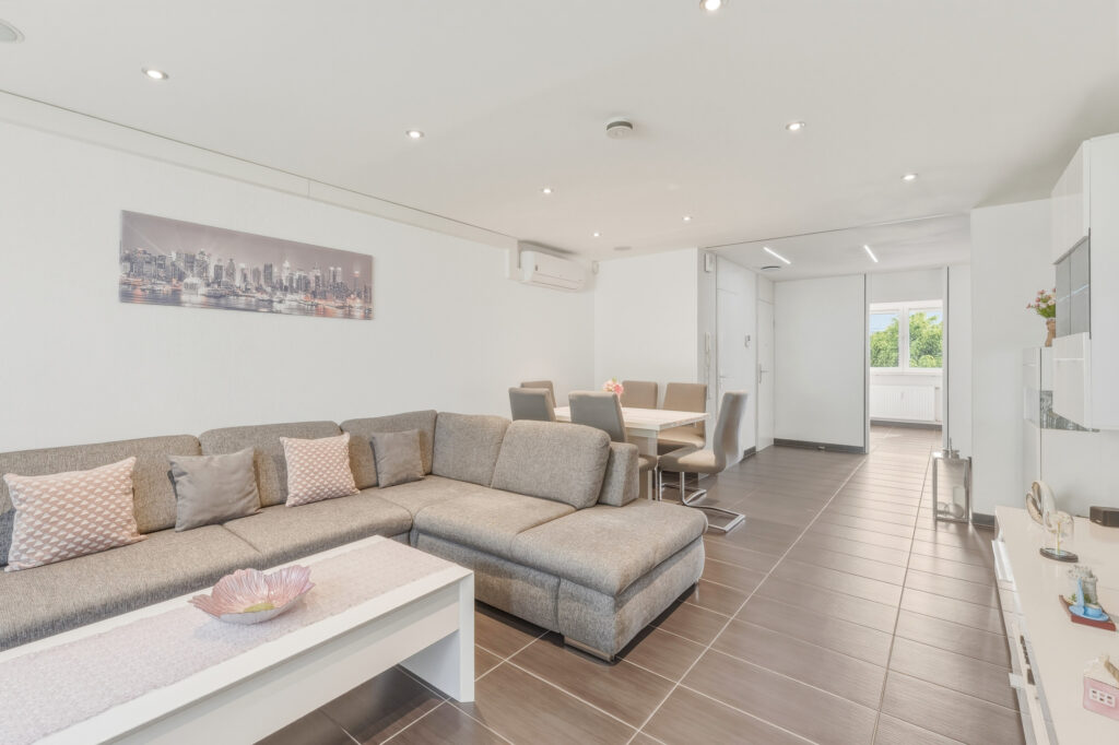 3-Zimmer-Wohnung in Leonberg-Höfingen — vollständig modernisiert, klimatisiert, möbliert