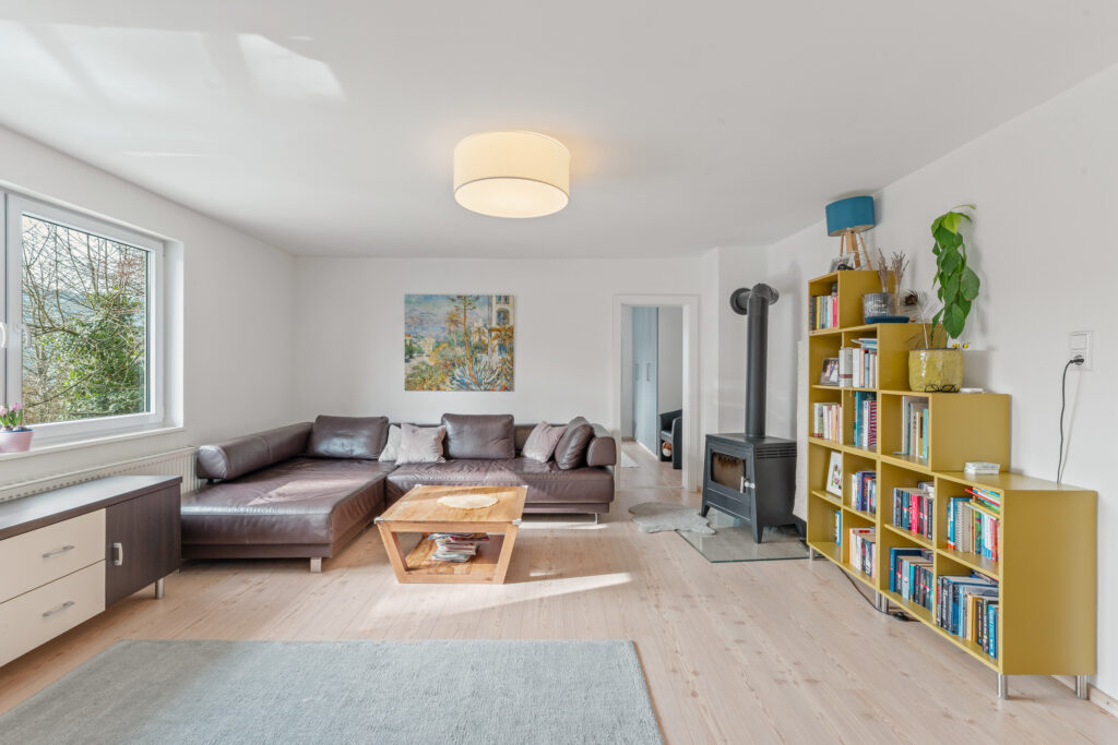 Investment: Modernes Wohnjuwel mit Garten und garantierter Rendite