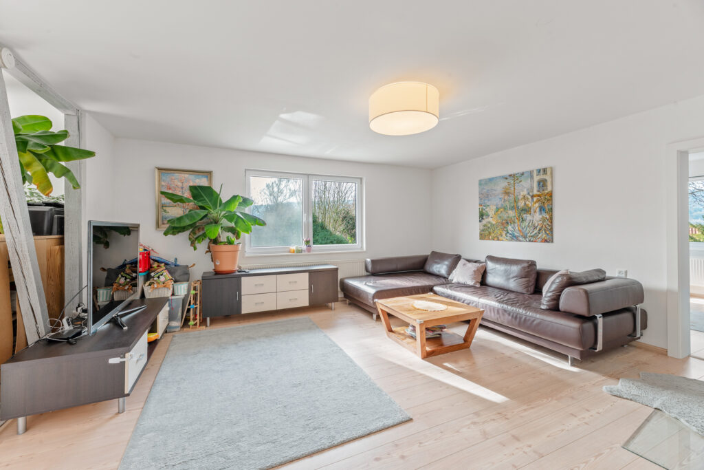 Investment: Modernes Wohnjuwel mit Garten und garantierter Rendite