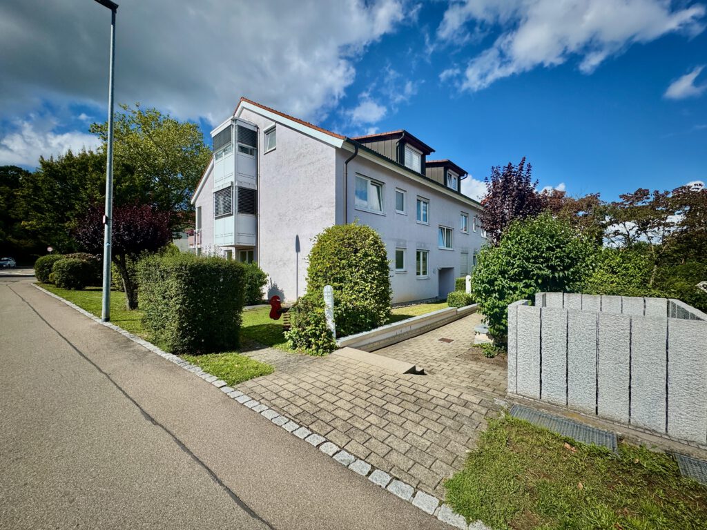 Charmante 1,5-Zimmer-Wohnung mit Balkon und Duplex-Stellplatz in Böblingen