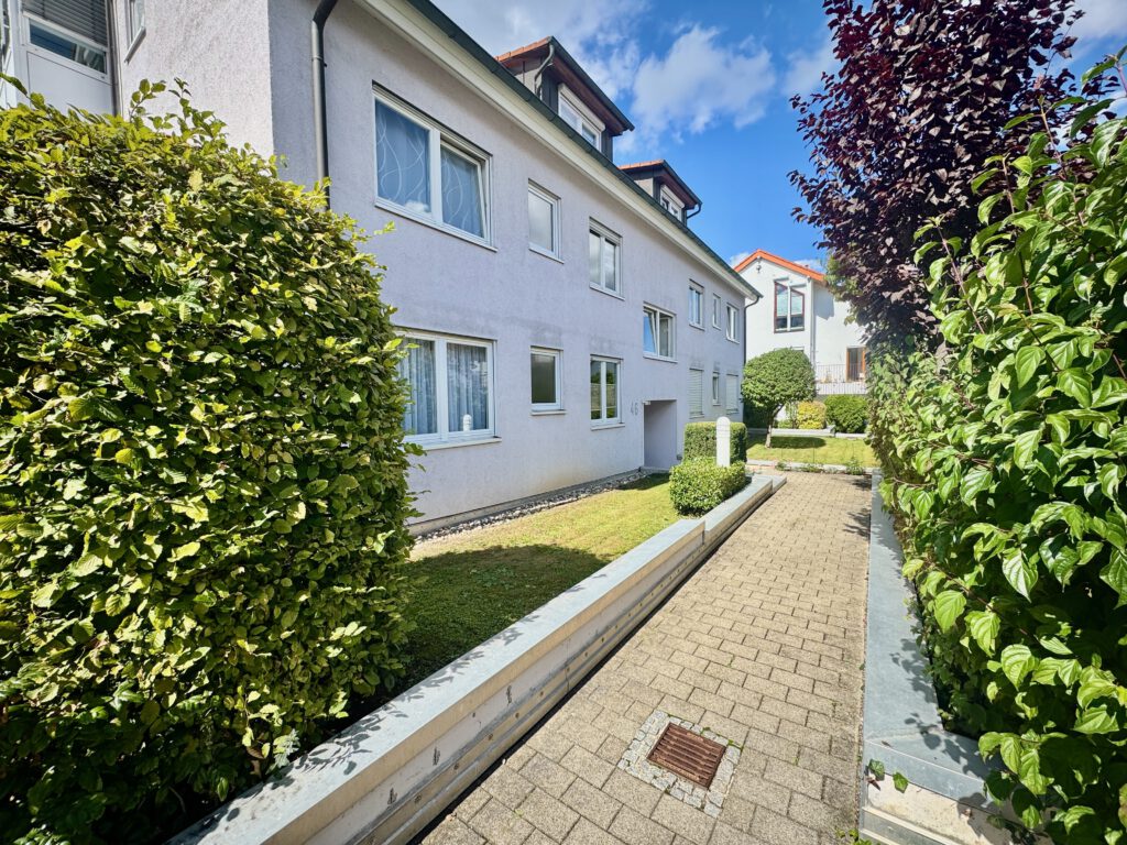 Charmante 1,5-Zimmer-Wohnung mit Balkon und Duplex-Stellplatz in Böblingen
