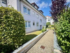 Charmante 1,5-Zimmer-Wohnung mit Balkon und Duplex-Stellplatz in Böblingen