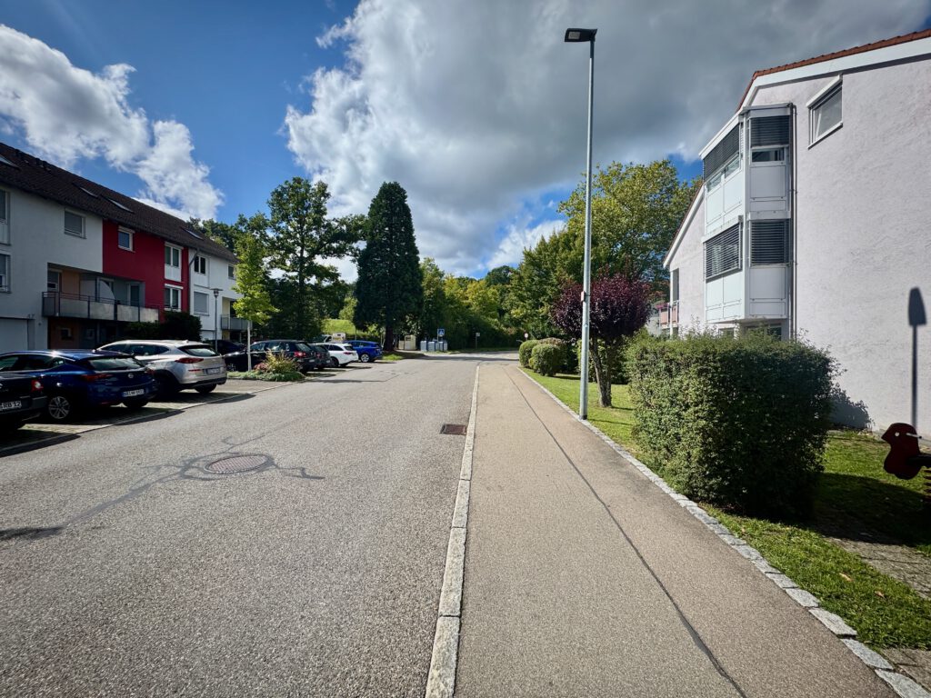 Charmante 1,5-Zimmer-Wohnung mit Balkon und Duplex-Stellplatz in Böblingen